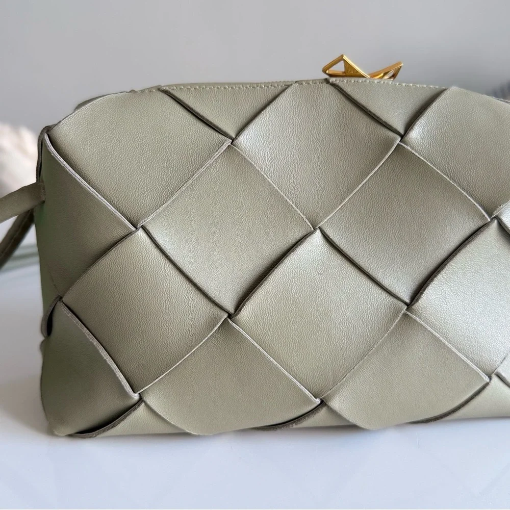 Bottega Veneta Intrecciato Cassette Bag Olive Green Woven Leather - Picture 2 of 6